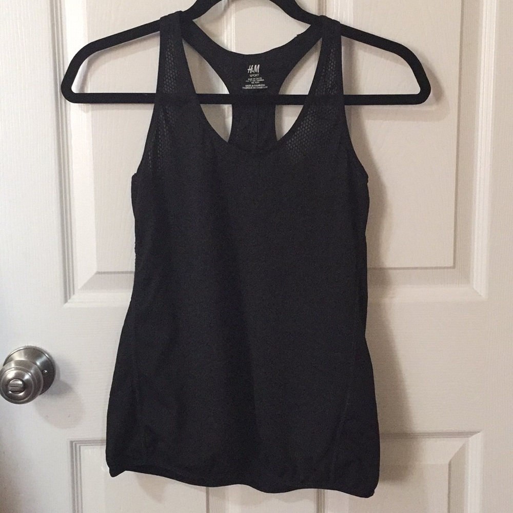 H&M black razor back tank XS